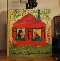 Tina och lillebror p&aring; landet