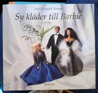 Sy kl&auml;der till Barbie