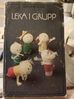 Godee, C W/Leka i grupp