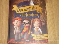 Den magiska virkboken : f&ouml;r alla Harry Potter-fans