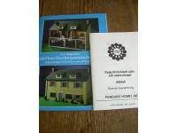 Built Your Own Inexpensive Dollhouse med ett h&auml;fte med svensk &ouml;vers&auml;ttning:Bygg dockhuset sj&auml;lv och spara pengar