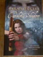 In Camelot&acute;s Shadow (Camelot series 1)