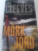 M&ouml;rk jord