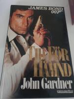 Tid f&ouml;r h&auml;mnd : [James Bond 007]