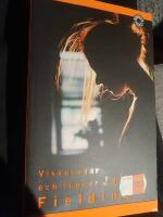 Viskningar och l&ouml;gner : roman