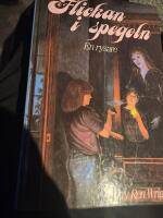 Flickan i spegeln