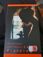 Viskningar och l&ouml;gner - roman