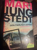 Den farliga leken : [kriminalroman]