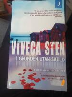 I grunden utan skuld : [en kriminalroman fr&aring;n Sandhamn]