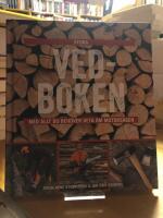 Stora vedboken. Med allt du beh&ouml;ver veta om motors&aring;gen.