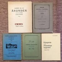 Nybergs sl&ouml;jdaff&auml;r, Ulricehamn, 75 &aring;r. 1881 2/4 1956. + Logen n:o 92 &Aring;sunden. I.O.O.F. av Sverige, Ulricehamn. 1923-1933. + Prosten Andreas Winboms avhandling om Ulricehamn av &aring;r 1782. + Pr&auml;stg&aring;rdar och andra f&ouml;rsamlingsbyggnader i Ulricehamns pastorat. + N&aring;gra ord till upplysning om bladet "Ulricehamn"