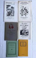 Amerikansk bokv&auml;rld 1954, sedd med en stipendiats &ouml;gon. + Helicons blomster. B-arket. + N&aring;gra Strindbergsminnen. + G&aring;rdsfolk. + Kurt Jungstedt som bokillustrat&ouml;r. + Bokv&auml;nnen 1966 8 (S&auml;llskapet Bokv&auml;nnerna 20 &aring;r)