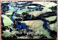 Stilla flyter &Aring;n ...