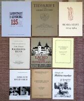 Forntida djur fr&aring;n det nutida V&auml;sterg&ouml;tland. + Jacob P. Chronanders lovtal &ouml;ver V&auml;sterg&ouml;tland h&aring;llet i &Aring;bo i april 1646. + Katalog f&ouml;r L&auml;ck&ouml; visar V&auml;sterg&ouml;tland. + F&ouml;rord och anm&auml;rkningar till Carl Linn&aelig;us W&auml;stg&ouml;taresa. + Skara stift 1014-1964. + Genom V&auml;sterg&ouml;tlands minnesrikaste bygd ; Hembygdsforskning och hembygdsv&aring;rd i V&auml;sterg&ouml;tland ; Natur och naturminnen i norra V&auml;sterg&ouml;tland. + Studieplan till Mulens marker. + Hem och bygd i bild. Studiehandledning. + Landstinget i &Auml;lvsborg 125 &aring;r 1863-1988