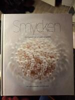 Smycken. En modern bok om guld och glitter.