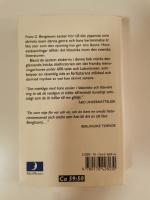 De l&aring;ngh&aring;riga merovingerna och andra essayer