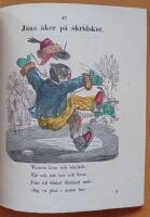 Dummer-J&ouml;ns. - eller en drumlig pojkes miss&ouml;den. - En mycket rolig ber&auml;ttelse f&ouml;r barn. - Med 16 upplysande taflor.   - (Samtliga gravyrer handkolorerade och i mycket bra kondition.)
