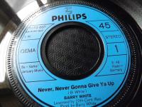 HONEY PLEASE,CANT YA SEE