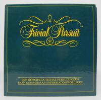 Trivial Pursuit - den officiella Trivial Pursuit-boken (med fr&aring;gebok, spelregler, svarsh&auml;fte, bokm&auml;rken)