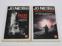 Blod p&aring; sn&ouml; + Midnattssol