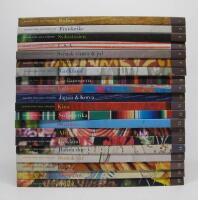 Komplett serie SMAKER FR&Aring;N HELA V&Auml;RLDEN: 1. Italien 2. Frankrike 3. Sydostasien 4. USA 5. Svensk vinter & jul 6. Spanien 7. Grekland 8. Mellan&ouml;stern 9. Indien 10. Japan & Korea 11. Kina 12. Sydamerika 13. Karibien 14. Afrika 15. Ryssland 16. Italien due 17. Svensk v&aring;r 18. Bakat 19. Desserter 20. Grillat  [20 b&ouml;cker ur Allt om mat]