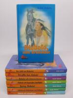 8 st. h&auml;stb&ouml;cker i DIABOLO-serien: Diabolo, min dr&ouml;mh&auml;st + Var r&auml;dd om Diabolo! + Det g&auml;ller livet, Diabolo! + Diabolo och v&auml;sternryttarna + Diabolo och Espensj&ouml;ns hemlighet + Spring, Diabolo! + Diabolo och f&ouml;delsedagen med f&ouml;rhinder + Diabolo och nykomlingen