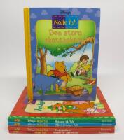 6 st. b&ouml;cker med NALLE PUH: Den stora skattjakten! + &Auml;ntligen jul, Puh! + Vilket &auml;ventyr, Puh! + Puh och Stora bj&ouml;rnen + Fruktkalaset + V&auml;nner &auml;r guld v&auml;rda!