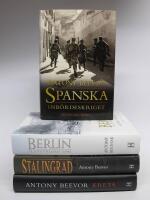 4 st. b&ouml;cker av ANTONY BEEVOR: Spanska inb&ouml;rdeskriget + Kreta, Er&ouml;vring och motst&aring;nd + Berlin, Slutstriden 1945 + Stalingrad