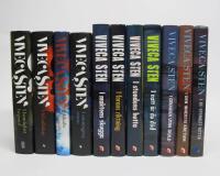 MORDEN I SANDHAMN-serien DEL 1-11: 1. I de lugnaste vatten 2. I den innersta kretsen 3. I grunden utan skuld 4. I natt &auml;r du d&ouml;d 5. I stundens hetta 6. I farans riktning 7. I maktens skugga 8. I sanningens namn 9. Iskalla &ouml;gonblick 10. I fel s&auml;llskap 11. I hemlighet begravd  [komplett Sandhamnsdeckarna serie]