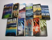 MORDEN I SANDHAMN-serien DEL 1-11: 1. I de lugnaste vatten 2. I den innersta kretsen 3. I grunden utan skuld 4. I natt &auml;r du d&ouml;d 5. I stundens hetta 6. I farans riktning 7. I maktens skugga 8. I sanningens namn 9. Iskalla &ouml;gonblick 10. I fel s&auml;llskap 11. I hemlighet begravd  [komplett Sandhamnsdeckarna serie]