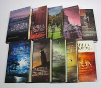 FJ&Auml;LLBACKA-serien DEL 1-11: 1. Isprinsessan 2. Predikanten 3. Stenhuggaren 4. Olycksf&aring;geln 5. Tyskungen 6. Sj&ouml;jungfrun 7. Fyrvaktaren 8. &Auml;nglamakerskan 9. Lejont&auml;mjaren 10. H&auml;xan 11. G&ouml;kungen