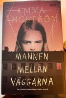 Mannen mellan v&auml;ggarna