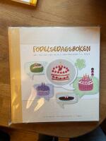 F&ouml;delsedagsboken : n&auml;r liten blir stor : en fyll-i-bok fr&aring;n nyf&ouml;dd till myndig