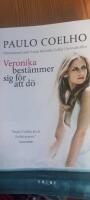 Veronica best&auml;mmer sig f&ouml;r att d&ouml;