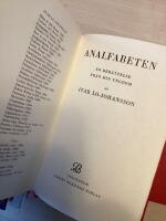 Analfabeten, G&aring;rdfarihandlaren, Stockholmaren, Journalisten, F&ouml;rfattaren, Prolet&auml;rf&ouml;rfattaren, Socialisten, Soldaten  (8 volymer)