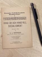 Hvad &auml;r och hvad vill socialismen?