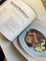 Fredskockarna : i grytorna f&ouml;r freden : om maten och livet i utlandstj&auml;nsten