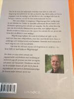 Migr&auml;nyoga : bli fri fr&aring;n huvudv&auml;rk med yoga & ayurveda