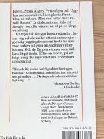 Hit och dit men ganska l&aring;ngt bort