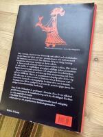 Tusen svenska kvinno&aring;r : Svensk kvinnohistoria fr&aring;n vikingatid till nutid