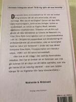 Under det rosa t&auml;cket : om kvinnlighetens vara och feministiska strategier