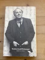 Att behaga en skugga : valda ess&auml;er