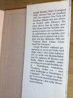 Att behaga en skugga : valda ess&auml;er