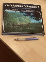 Det ok&auml;nda S&ouml;rmland : str&ouml;vt&aring;g l&auml;ngs S&ouml;rmlandsleden