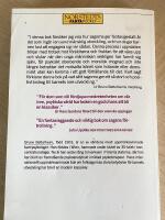 Sagans f&ouml;rtrollade v&auml;rld : folksagornas inneb&ouml;rd och betydelse