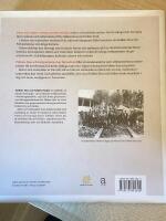 M&ouml;ten och m&auml;nniskor i Folkets hus och Folkets park