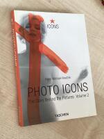 Photo icons : the story behind the pictures : 1928-1991