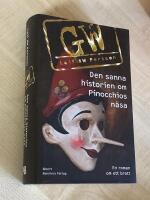 Den sanna historien om Pinocchios n&auml;sa : en roman om ett brott