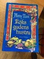 K&ouml;ksgudens hustru : roman