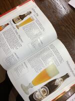 &Ouml;l fr&aring;n hela v&auml;rlden &ouml;ver 350 klassiksa &ouml;lsorter